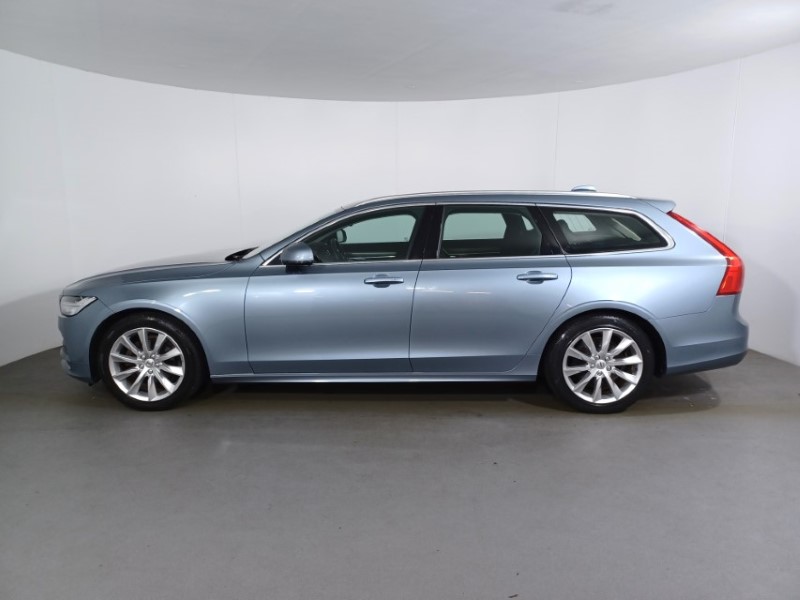 2020 (70) VOLVO V90 2.0 T4 Momentum Plus 5dr Geartronic 3633202
