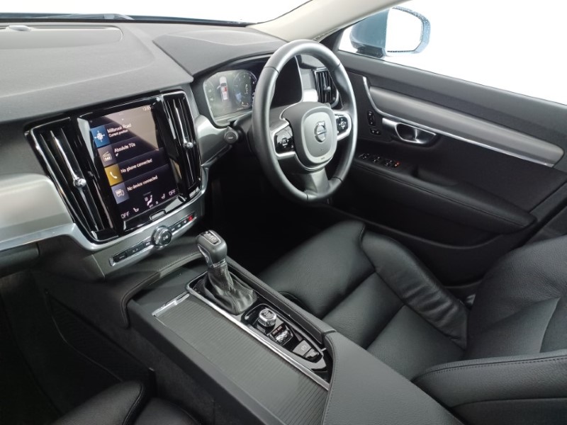2020 (70) VOLVO V90 2.0 T4 Momentum Plus 5dr Geartronic 3633210