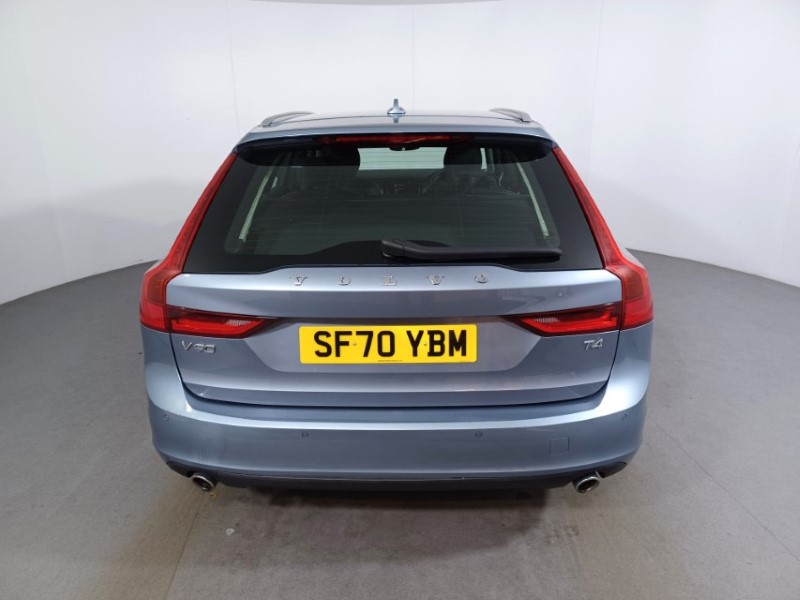 2020 (70) VOLVO V90 2.0 T4 Momentum Plus 5dr Geartronic 3633196