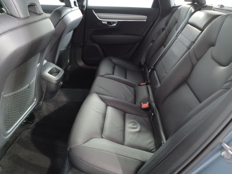 2020 (70) VOLVO V90 2.0 T4 Momentum Plus 5dr Geartronic 3633215