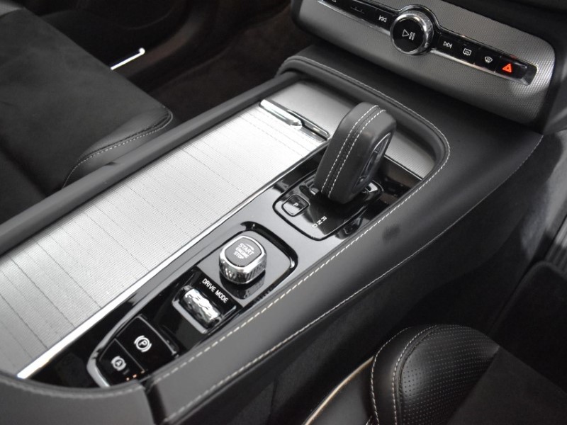 2021 (21) VOLVO XC90 2.0 B5D [235] R DESIGN Pro 5dr AWD Geartronic 3611275