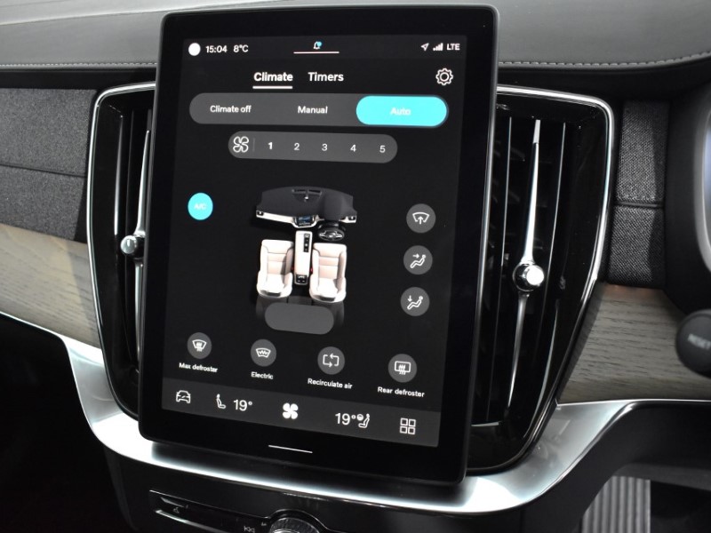 2024 (74) VOLVO XC90 2.0 B5P [250] Plus Dark 5dr AWD Geartronic 3848087