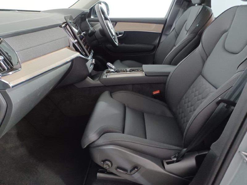 2024 (74) VOLVO XC90 2.0 B5P [250] Plus Dark 5dr AWD Geartronic 3848069