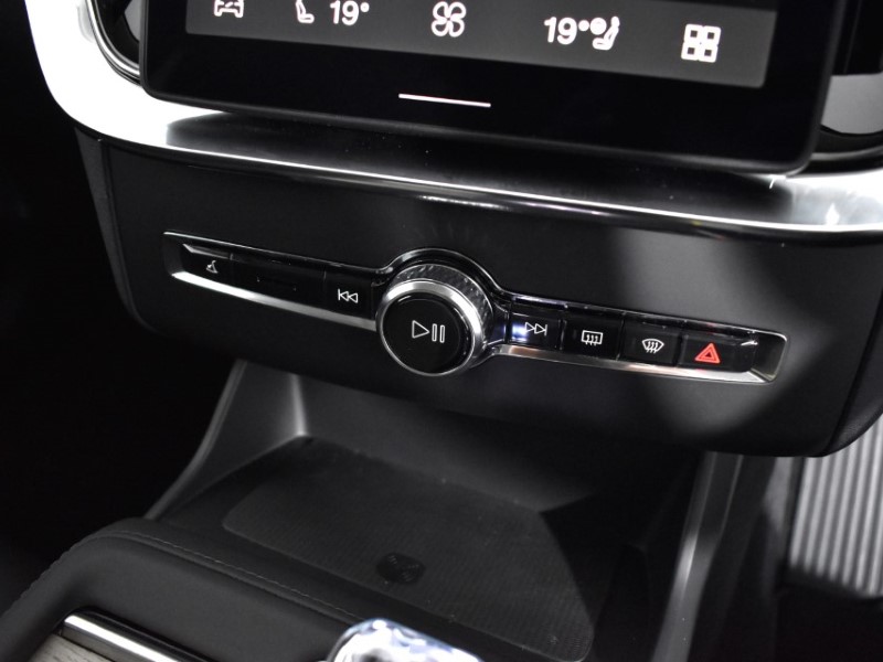 2024 (74) VOLVO XC90 2.0 B5P [250] Plus Dark 5dr AWD Geartronic 3848092