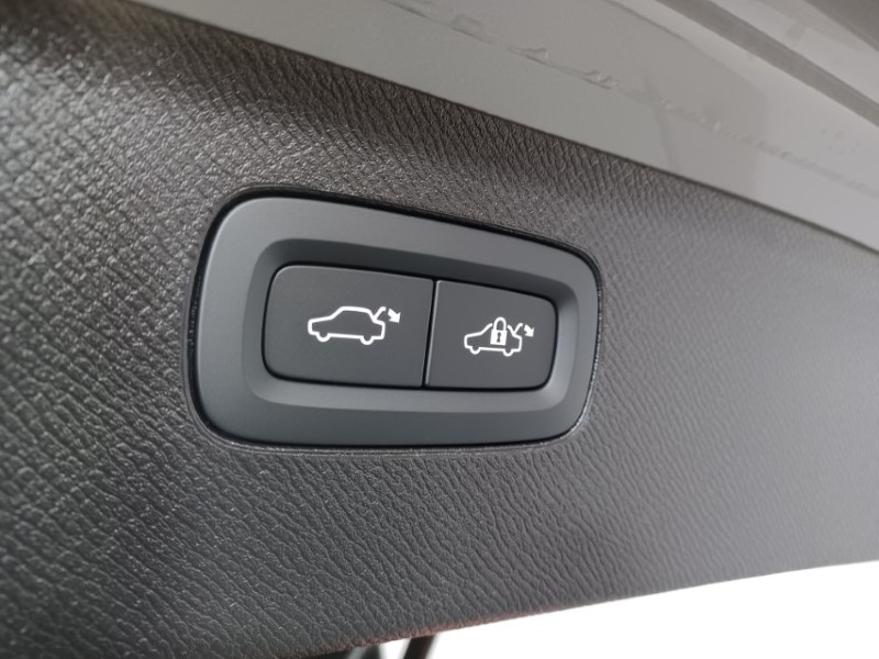 2024 (74) VOLVO XC90 2.0 B5P [250] Plus Dark 5dr AWD Geartronic 3848067