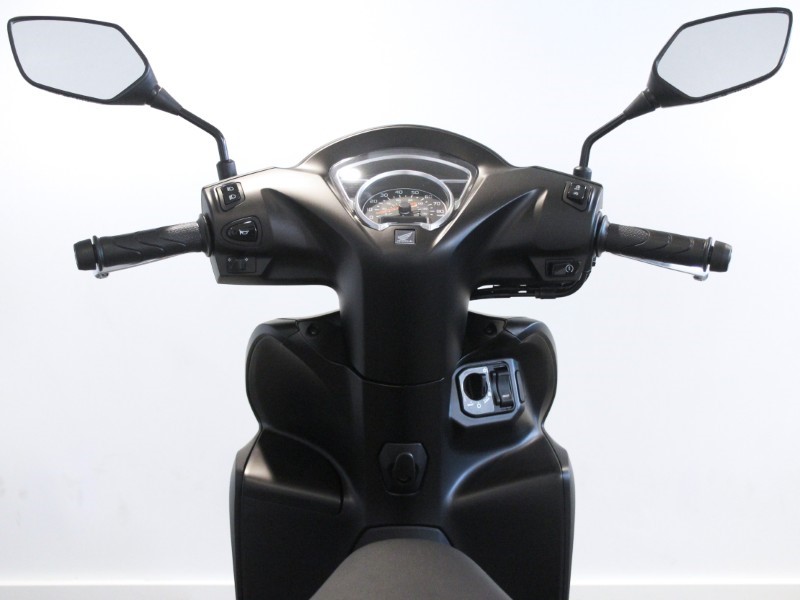  Honda Vision NSC110 5452002