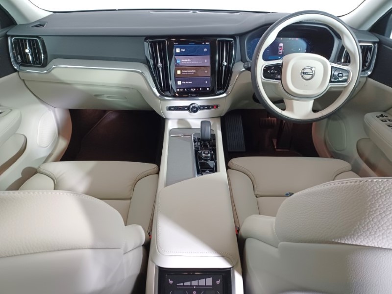 2025 (25) VOLVO V60 2.0 B4P Plus Dark 5dr Auto [7 speed] 4095739