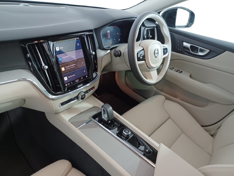 2025 (25) VOLVO V60 2.0 B4P Plus Dark 5dr Auto [7 speed] 4095741