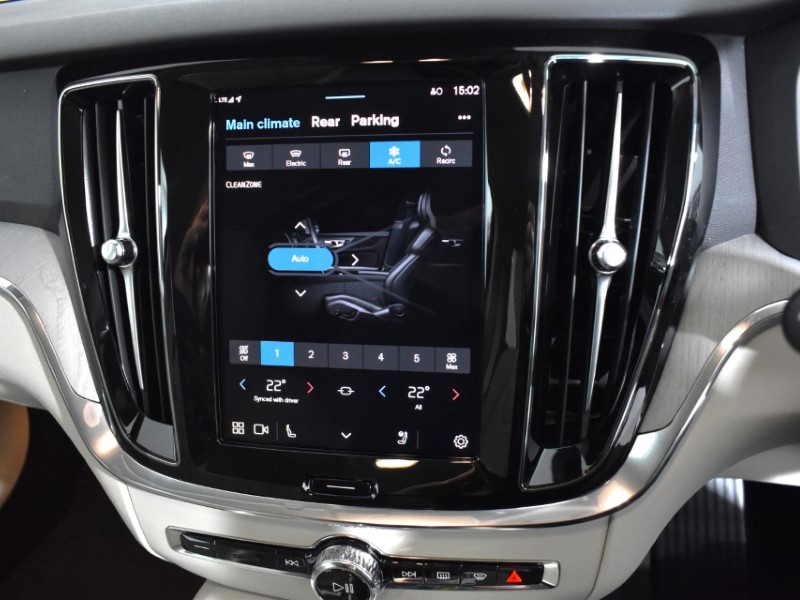 2025 (25) VOLVO V60 2.0 B4P Plus Dark 5dr Auto [7 speed] 4095749