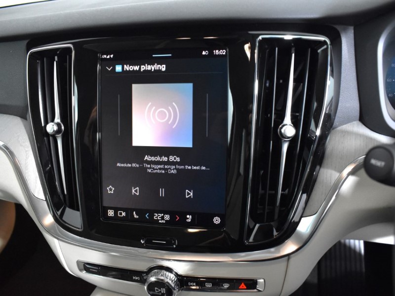 2025 (25) VOLVO V60 2.0 B4P Plus Dark 5dr Auto [7 speed] 4095748