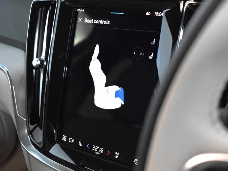 2025 (25) VOLVO V60 2.0 B4P Plus Dark 5dr Auto [7 speed] 4095761