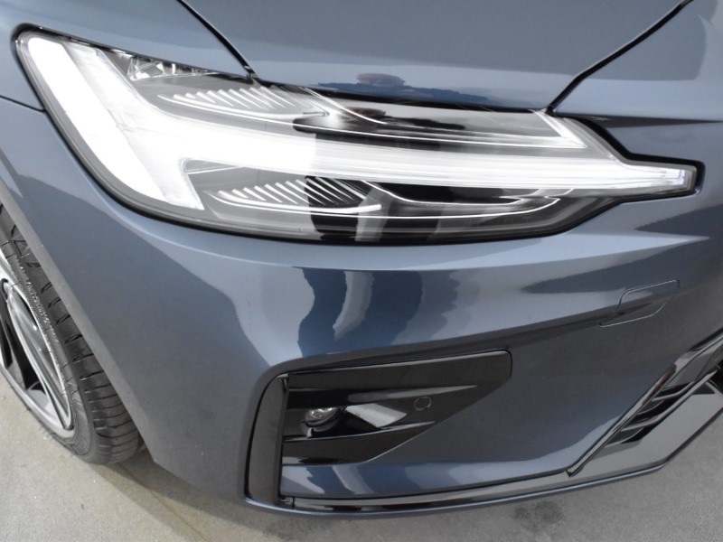 2025 (25) VOLVO V60 2.0 B4P Plus Dark 5dr Auto [7 speed] 4095774