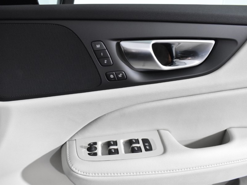 2025 (25) VOLVO V60 2.0 B4P Plus Dark 5dr Auto [7 speed] 4095755