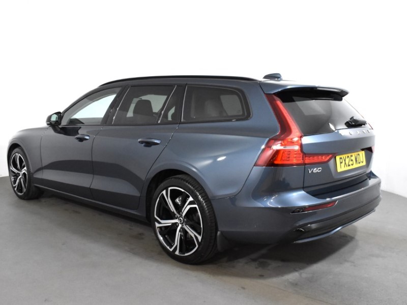 2025 (25) VOLVO V60 2.0 B4P Plus Dark 5dr Auto [7 speed] 4095676