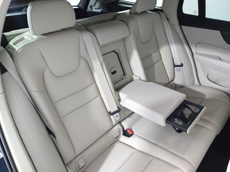 2025 (25) VOLVO V60 2.0 B4P Plus Dark 5dr Auto [7 speed] 4095737