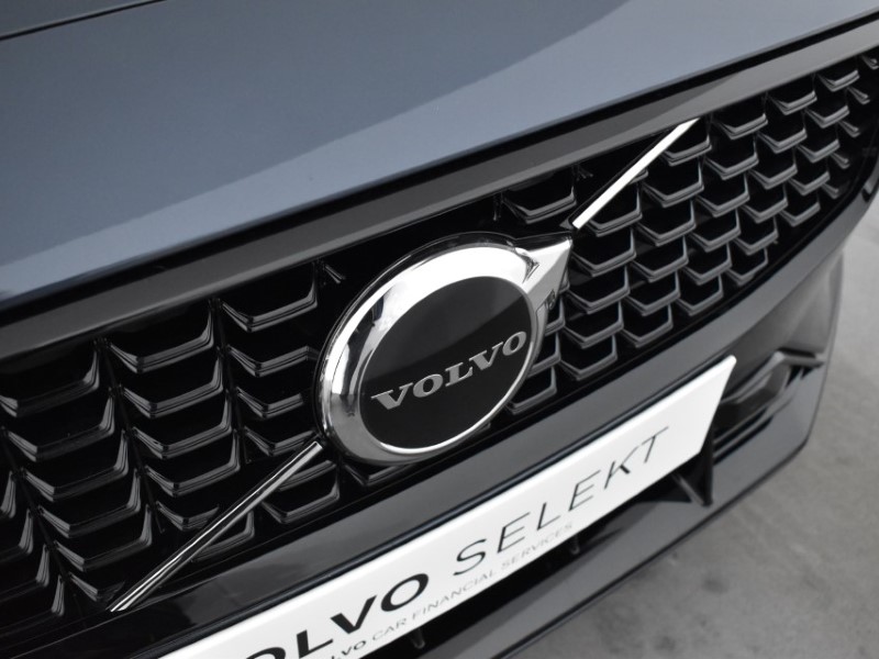 2025 (25) VOLVO V60 2.0 B4P Plus Dark 5dr Auto [7 speed] 4095775