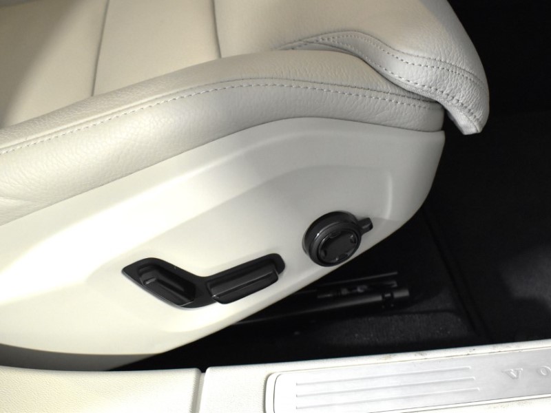 2025 (25) VOLVO V60 2.0 B4P Plus Dark 5dr Auto [7 speed] 4095758