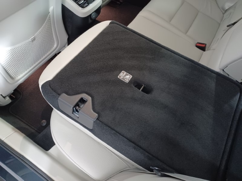 2025 (25) VOLVO V60 2.0 B4P Plus Dark 5dr Auto [7 speed] 4095744