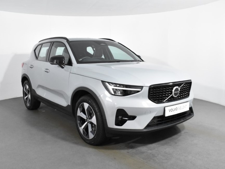 2025 (25) VOLVO XC40 2.0 B3P Plus Dark 5dr Auto