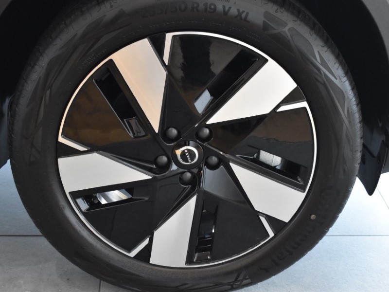 2025 (25) VOLVO EC40 300kW Twin Plus 82kWh 5dr AWD Auto 4071350