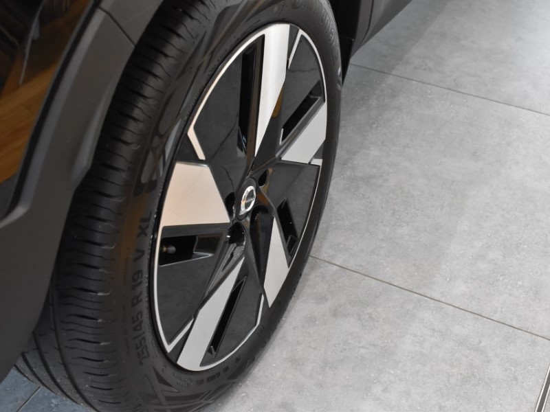 2025 (25) VOLVO EC40 300kW Twin Plus 82kWh 5dr AWD Auto 4071349