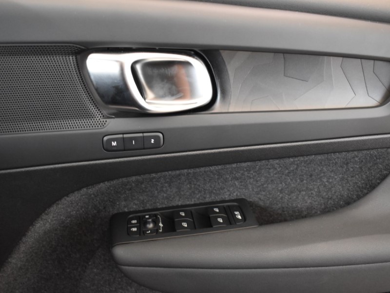 2025 (25) VOLVO EC40 300kW Twin Plus 82kWh 5dr AWD Auto 4071360