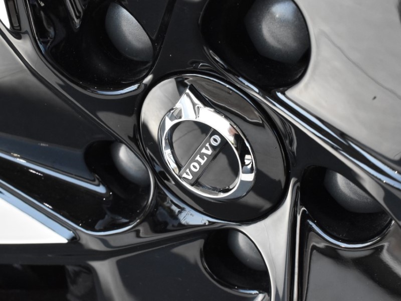 2025 (25) VOLVO EC40 300kW Twin Plus 82kWh 5dr AWD Auto 4071355