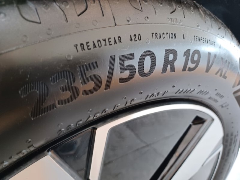 2025 (25) VOLVO EC40 300kW Twin Plus 82kWh 5dr AWD Auto 4071528