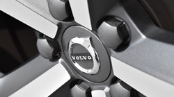 2025 (25) VOLVO XC40 2.0 B3P Plus Dark 5dr Auto 4680251