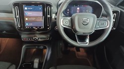 2025 (25) VOLVO XC40 2.0 B3P Plus Dark 5dr Auto 4680214