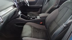 2025 (25) VOLVO XC40 2.0 B3P Plus Dark 5dr Auto 4680216