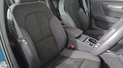 2025 (25) VOLVO XC40 2.0 B3P Plus Dark 5dr Auto 4680210