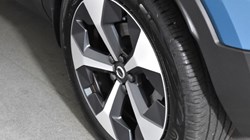 2025 (25) VOLVO XC40 2.0 B3P Plus Dark 5dr Auto 4680247