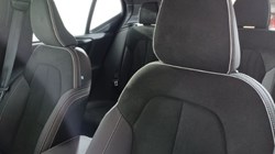 2025 (25) VOLVO XC40 2.0 B3P Plus Dark 5dr Auto 4680218