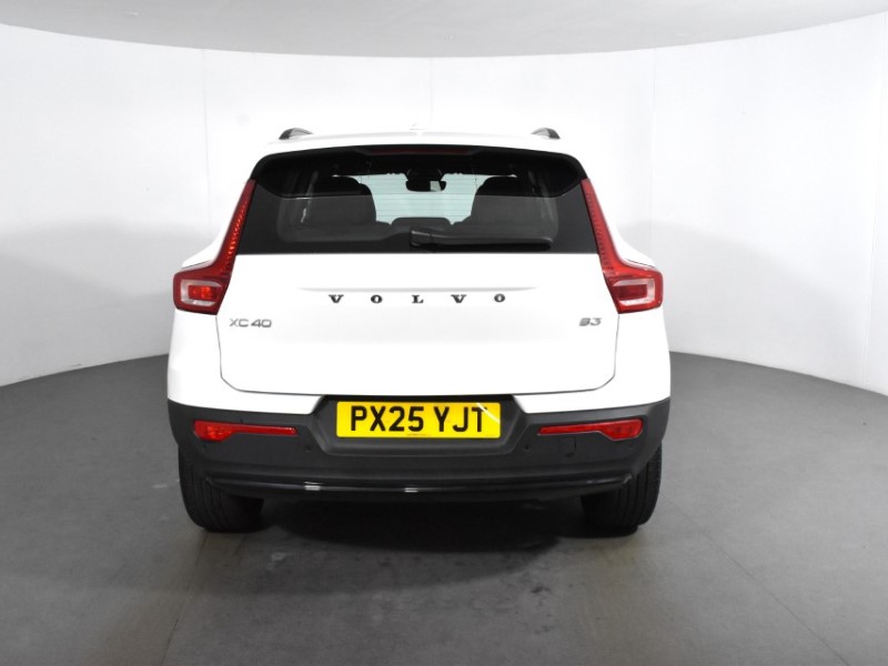 2025 (25) VOLVO XC40 2.0 B3P Plus Dark 5dr Auto 4714265