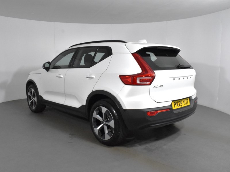 2025 (25) VOLVO XC40 2.0 B3P Plus Dark 5dr Auto 4714271