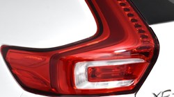 2025 (25) VOLVO XC40 2.0 B3P Plus Dark 5dr Auto 4714308