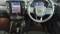 2025 (25) VOLVO XC40 2.0 B3P Plus Dark 5dr Auto 4714279