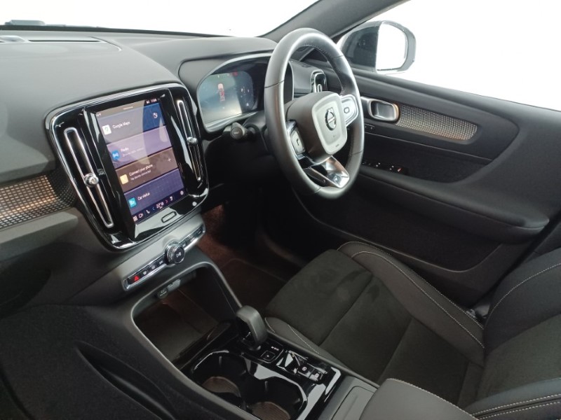 2025 (25) VOLVO XC40 2.0 B3P Plus Dark 5dr Auto 4714282