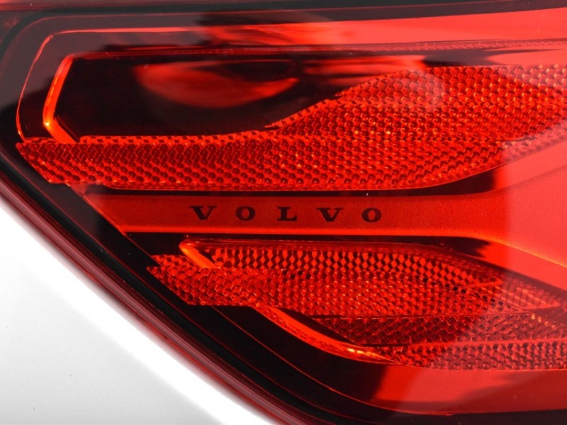 2025 (25) VOLVO XC40 2.0 B3P Plus Dark 5dr Auto 4714311