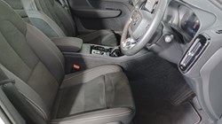 2025 (25) VOLVO XC40 2.0 B3P Plus Dark 5dr Auto 4714274