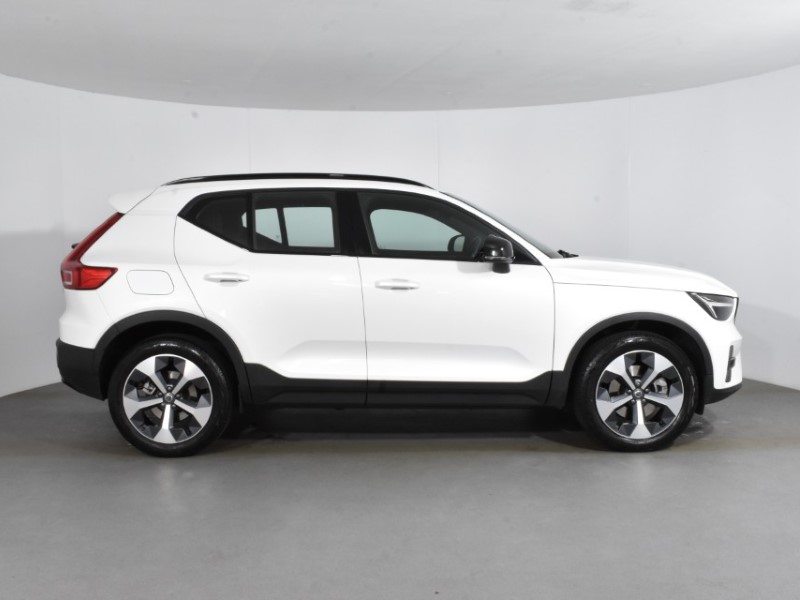 2025 (25) VOLVO XC40 2.0 B3P Plus Dark 5dr Auto 4714267