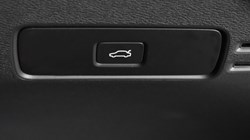 2025 (25) VOLVO XC40 2.0 B3P Plus Dark 5dr Auto 4714302