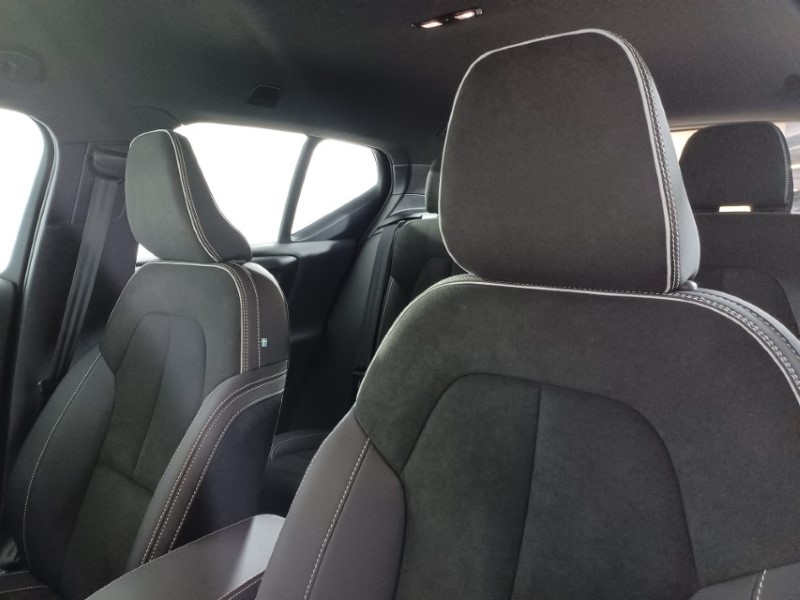 2025 (25) VOLVO XC40 2.0 B3P Plus Dark 5dr Auto 4714283