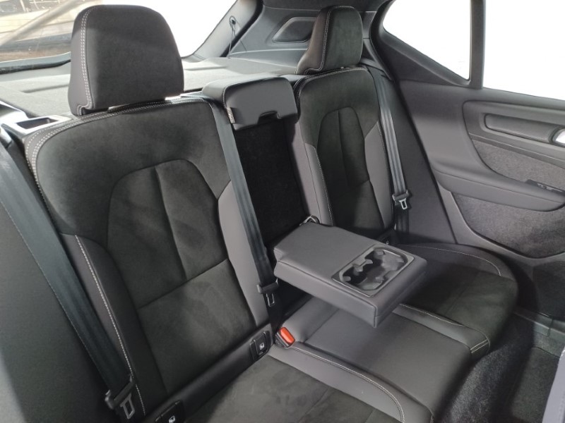 2025 (25) VOLVO XC40 2.0 B3P Plus Dark 5dr Auto 4714278