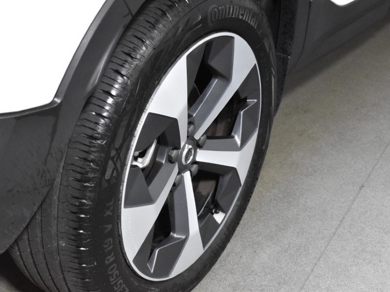 2025 (25) VOLVO XC40 2.0 B3P Plus Dark 5dr Auto 4714312