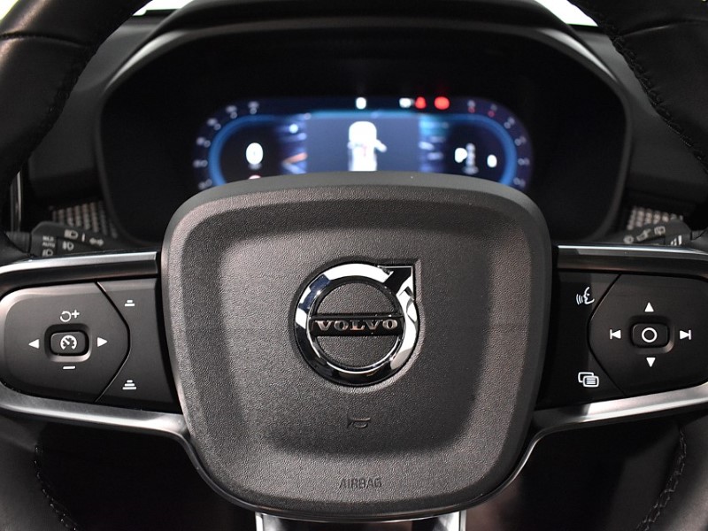 2025 (25) VOLVO XC40 2.0 B3P Plus Dark 5dr Auto 4714292