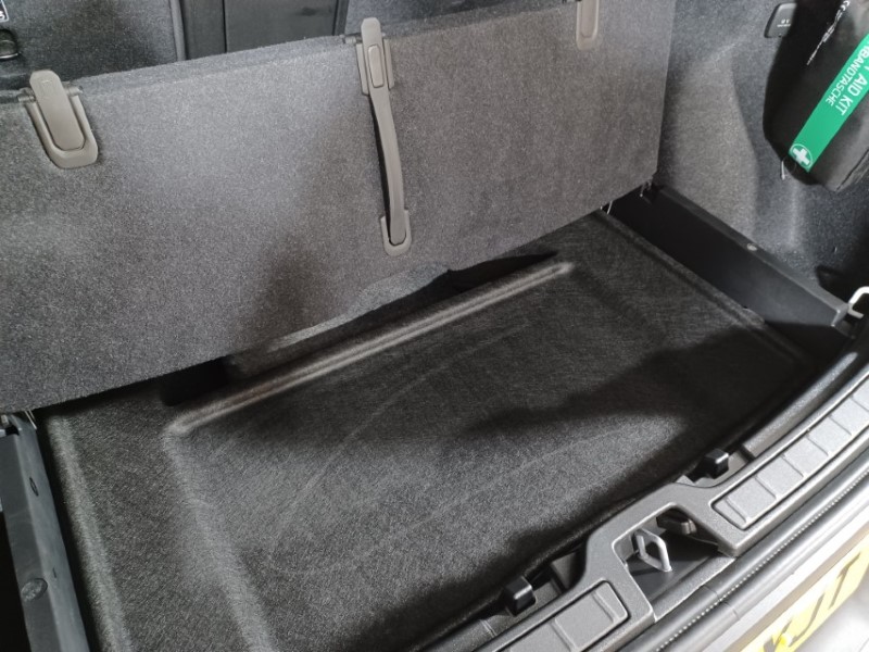 2025 (25) VOLVO XC40 2.0 B3P Plus Dark 5dr Auto 4714287