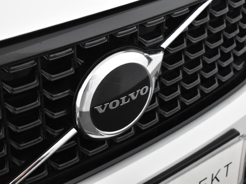 2025 (25) VOLVO XC40 2.0 B3P Plus Dark 5dr Auto 4714316