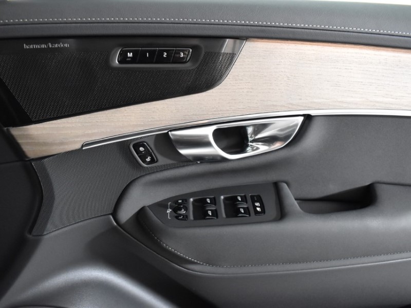 2025 (25) VOLVO XC90 2.0 B5P [250] Plus Dark 5dr AWD Geartronic 4295673